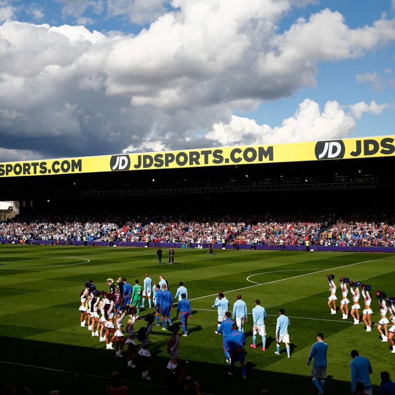 S1516E07 – Man City